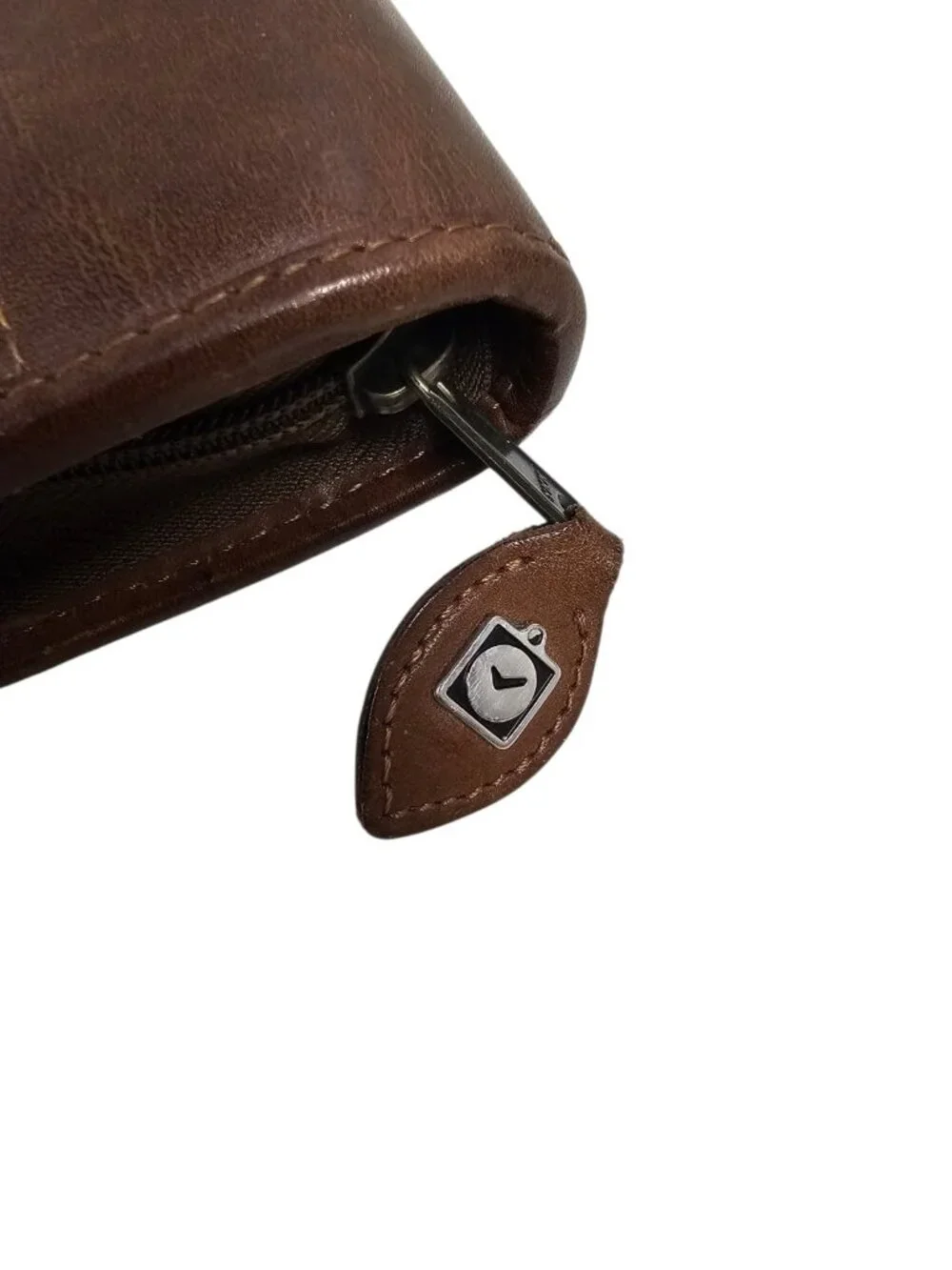 Day-Timer distressed leather zippered planner cover